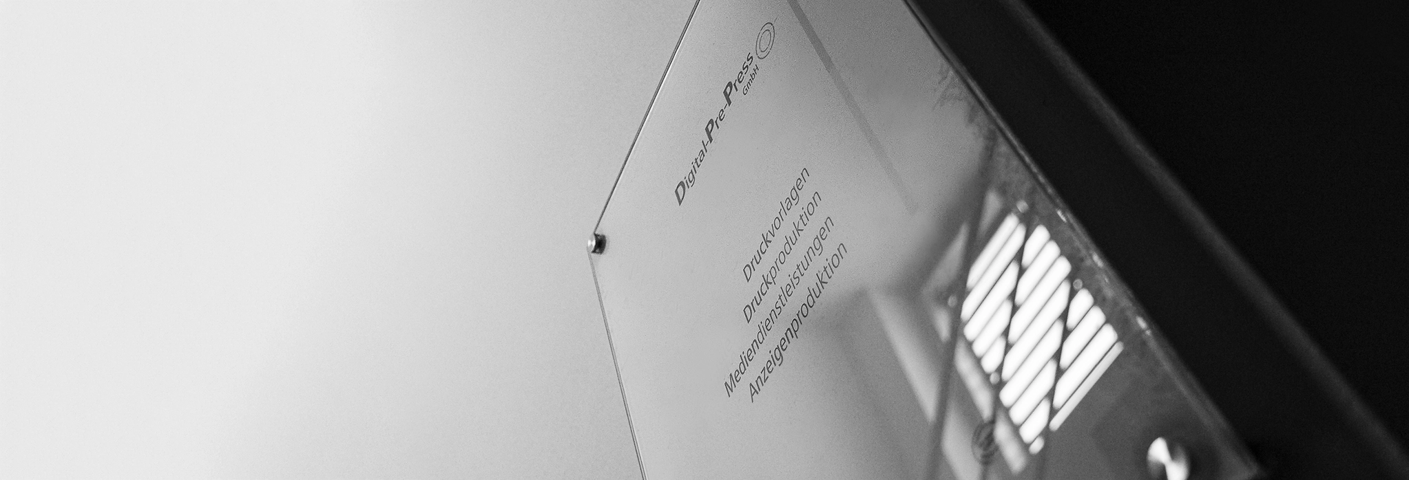 Türschild der Digital-Pre-Press GmbH